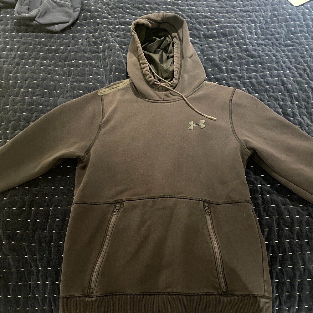 Under Armour Medium Fitted Black Hoodie